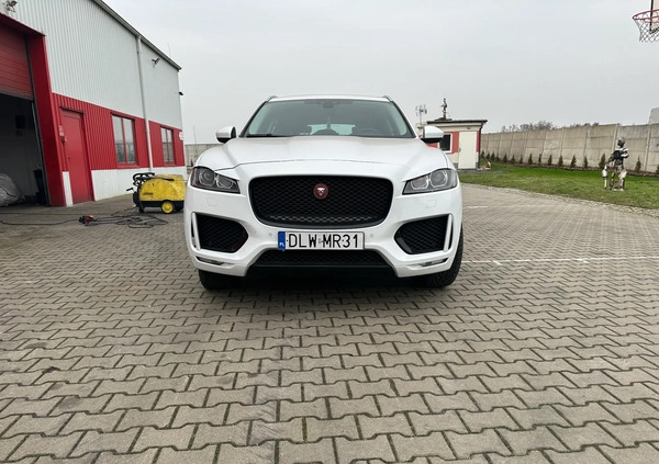 Jaguar F-Pace cena 90000 przebieg: 107000, rok produkcji 2016 z Bolesławiec małe 121